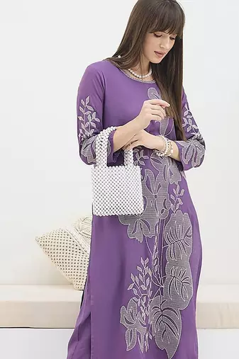 Women Floral Embroidered Regular Kurta with Trousers