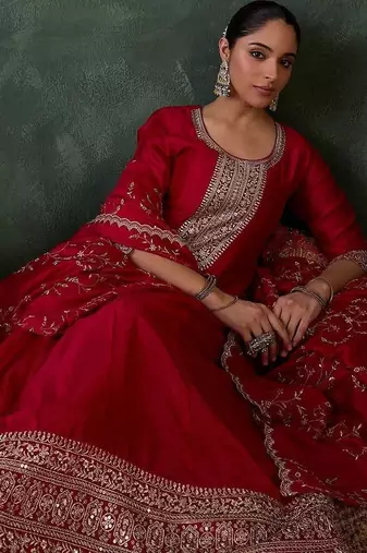 Women Ethnic Motifs Embroidered Regular Kurta with Trousers & With Dupatta