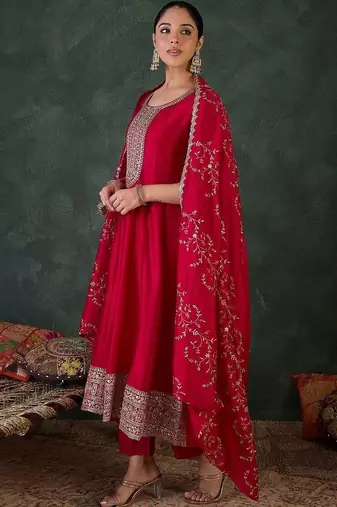 Women Ethnic Motifs Embroidered Regular Kurta with Trousers & With Dupatta