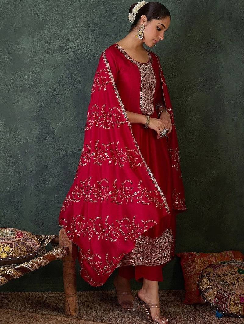 Women Ethnic Motifs Embroidered Regular Kurta with Trousers & With Dupatta