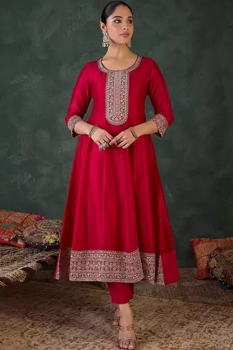 Women Ethnic Motifs Embroidered Regular Kurta with Trousers & With Dupatta