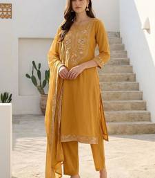 Women Ethnic Motifs Embroidered Regular Thread Work Pure Cotton Kurta with Trousers & With Dupatta