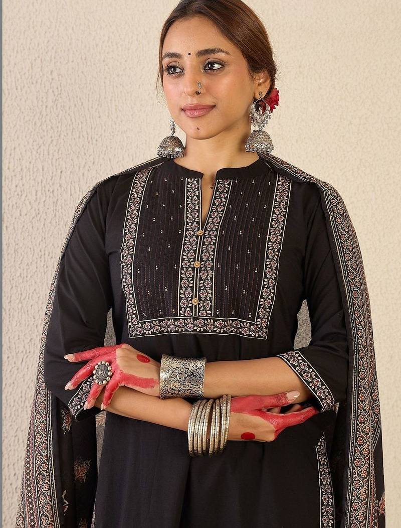 Women Ethnic Motifs Embroidered Regular Thread Work Pure Cotton Kurta with Trousers & With Dupatta