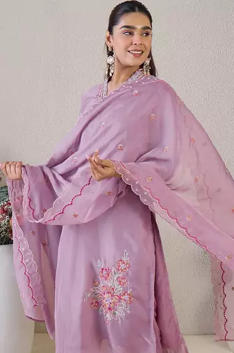 Women Floral Embroidered Regular Thread Work Kurta with Trousers & With Dupatta
