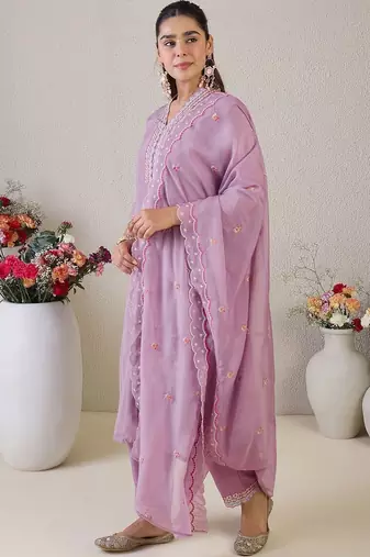 Women Floral Embroidered Regular Thread Work Kurta with Trousers & With Dupatta