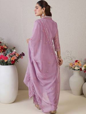 Women Floral Embroidered Regular Thread Work Kurta with Trousers & With Dupatta 7