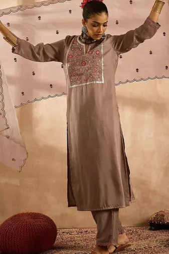 Women Ethnic Motifs Embroidered Regular Thread Work Kurta with Trousers & With Dupatta