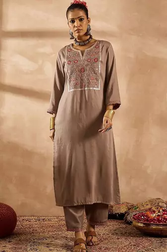Women Ethnic Motifs Embroidered Regular Thread Work Kurta with Trousers & With Dupatta