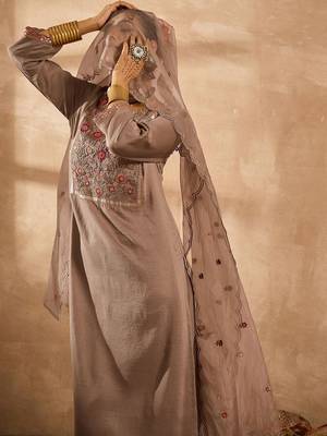 Women Ethnic Motifs Embroidered Regular Thread Work Kurta with Trousers & With Dupatta 4