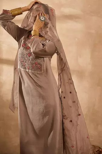 Women Ethnic Motifs Embroidered Regular Thread Work Kurta with Trousers & With Dupatta