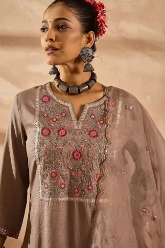 Women Ethnic Motifs Embroidered Regular Thread Work Kurta with Trousers & With Dupatta