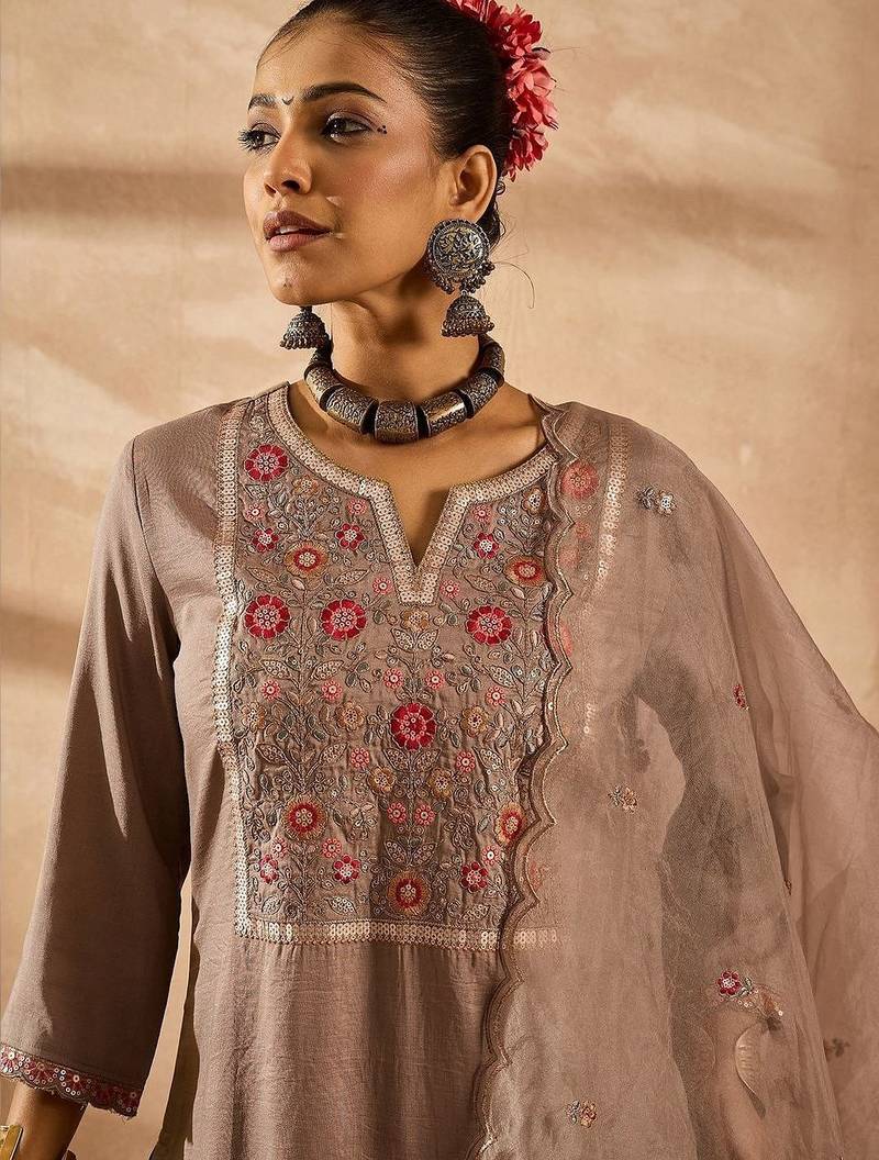 Women Ethnic Motifs Embroidered Regular Thread Work Kurta with Trousers & With Dupatta