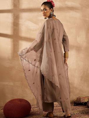 Women Ethnic Motifs Embroidered Regular Thread Work Kurta with Trousers & With Dupatta 6