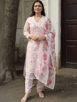 Women Floral Embroidered Regular Thread Work Kurta with Trousers & With Dupatta 1