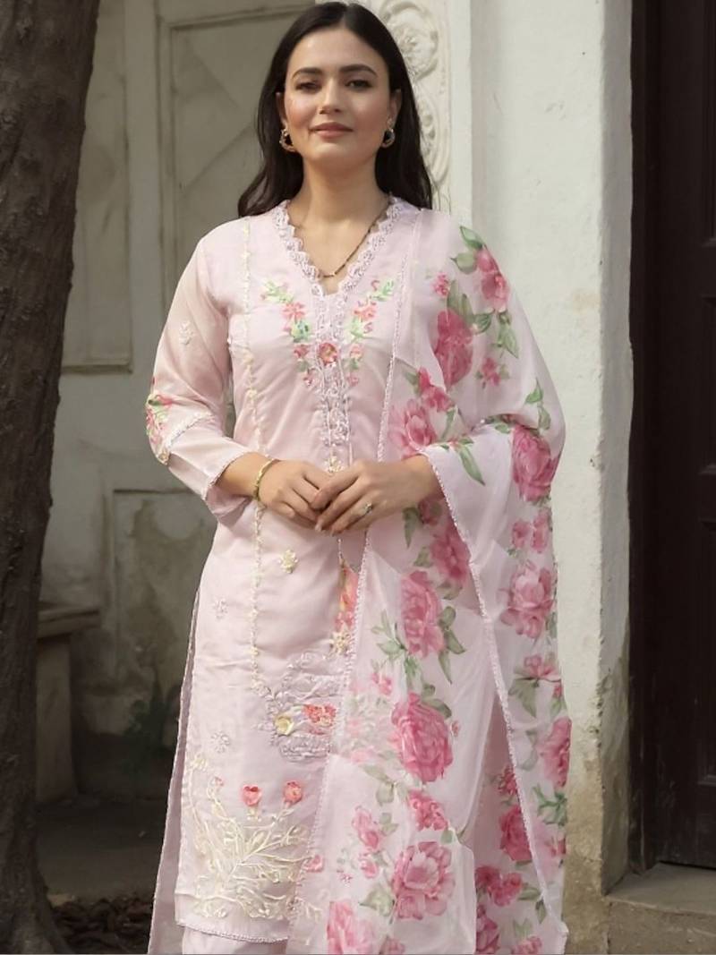 Women Floral Embroidered Regular Thread Work Kurta with Trousers & With Dupatta