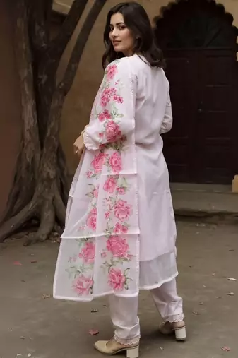 Women Floral Embroidered Regular Thread Work Kurta with Trousers & With Dupatta
