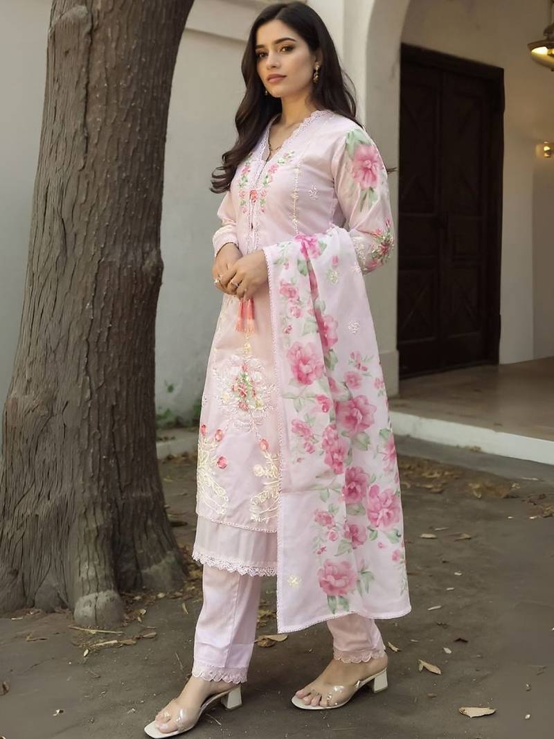 Women Floral Embroidered Regular Thread Work Kurta with Trousers & With Dupatta