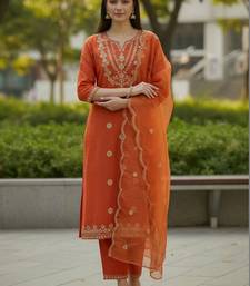 Women Ethnic Motifs Embroidered Regular Kurta with Trousers & With Dupatta