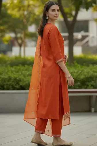 Women Ethnic Motifs Embroidered Regular Kurta with Trousers & With Dupatta