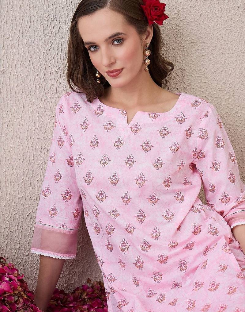 Women Floral Printed Regular Pure Cotton Kurta with Trousers