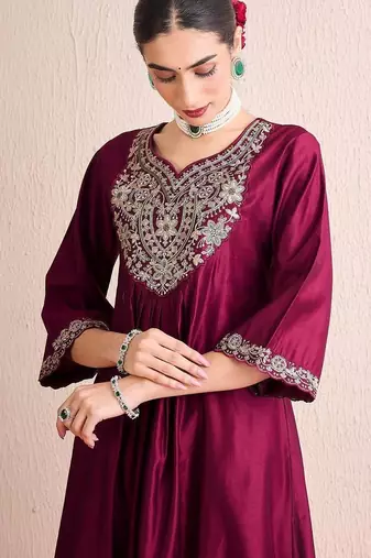 Women Ethnic Motifs Embroidered Regular Liva Kurta with Trousers & With Dupatta
