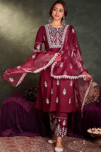 Women Ethnic Motifs Embroidered Regular Thread Work Kurta with Trousers & With Dupatta