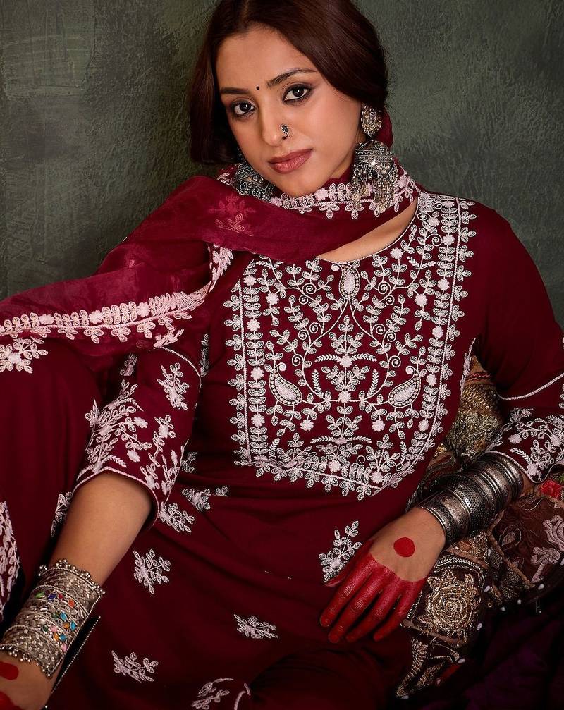 Women Ethnic Motifs Embroidered Regular Thread Work Kurta with Trousers & With Dupatta