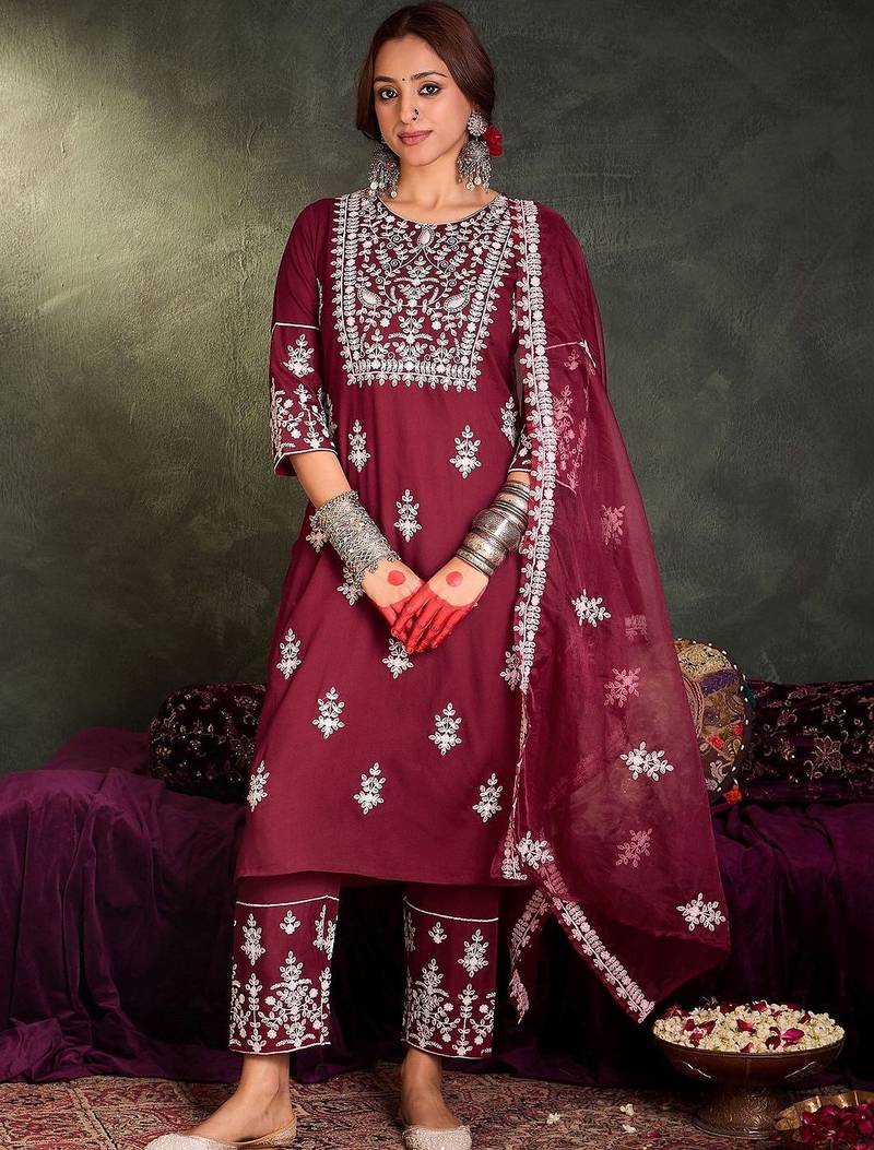 Women Ethnic Motifs Embroidered Regular Thread Work Kurta with Trousers & With Dupatta