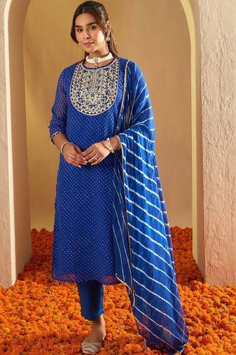 Ethnic Motifs Printed Regular Kurta with Trousers & With Dupatta