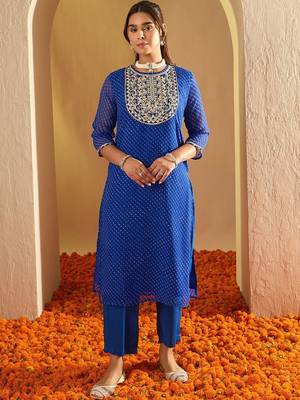 Ethnic Motifs Printed Regular Kurta with Trousers & With Dupatta 5