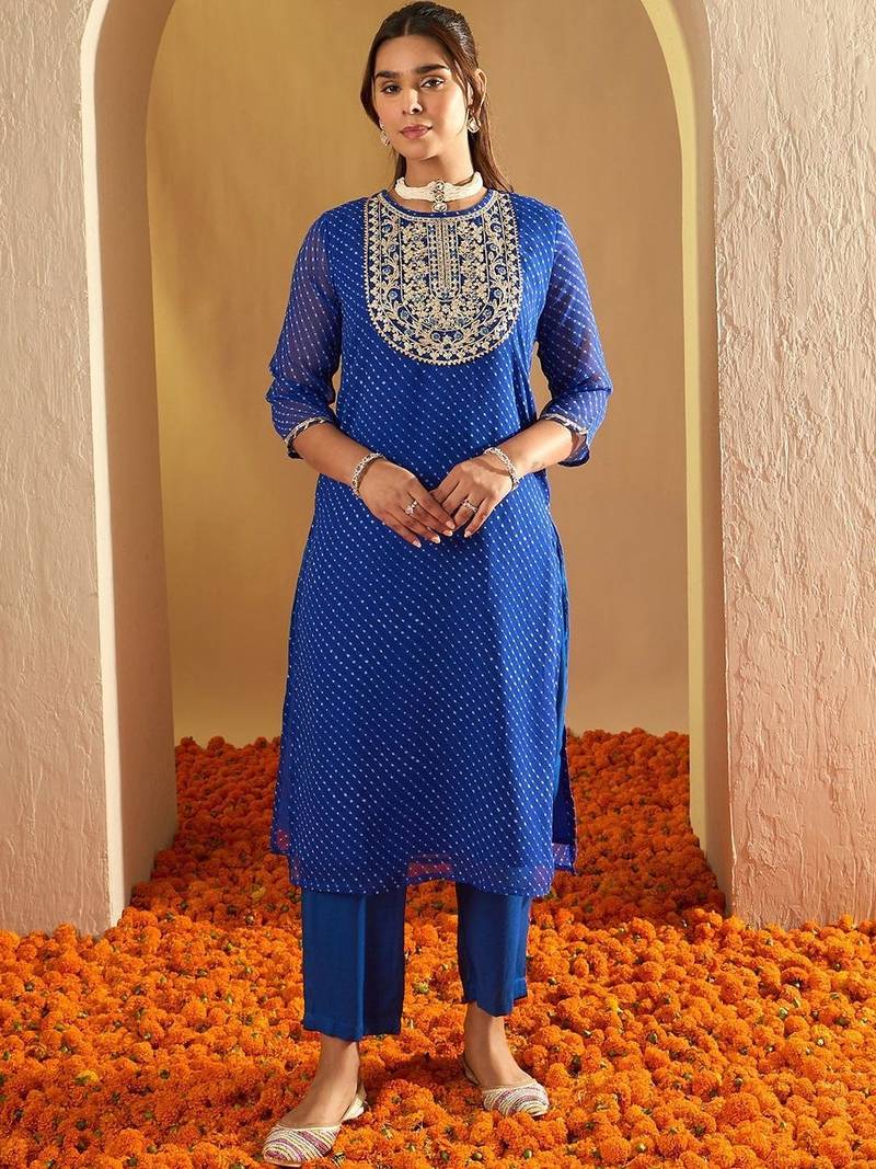 Ethnic Motifs Printed Regular Kurta with Trousers & With Dupatta