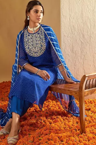 Ethnic Motifs Printed Regular Kurta with Trousers & With Dupatta