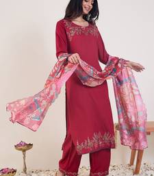 Women Floral Embroidered Regular Thread Work Kurta with Palazzos & With Dupatta