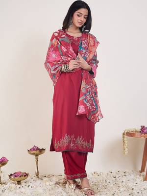 Women Floral Embroidered Regular Thread Work Kurta with Palazzos & With Dupatta 3