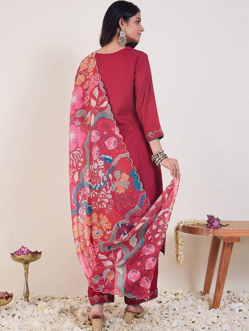 Women Floral Embroidered Regular Thread Work Kurta with Palazzos & With Dupatta