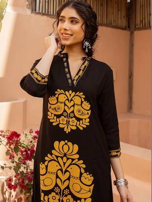 Women Ethnic Motifs Printed Regular Kurta with Palazzos 2