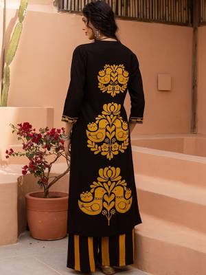 Women Ethnic Motifs Printed Regular Kurta with Palazzos 7