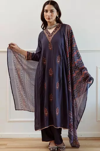 Women Ethnic Motifs Embroidered Regular Thread Work Kurta with Trousers & With Dupatta