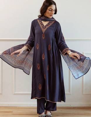 Women Ethnic Motifs Embroidered Regular Thread Work Kurta with Trousers & With Dupatta 3