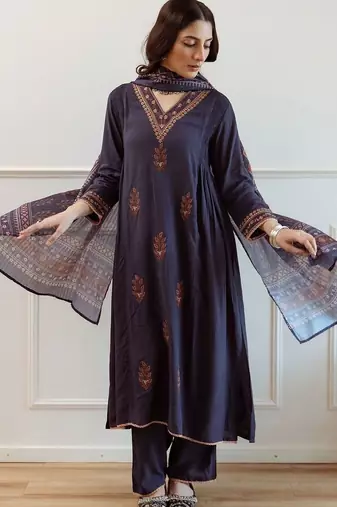 Women Ethnic Motifs Embroidered Regular Thread Work Kurta with Trousers & With Dupatta