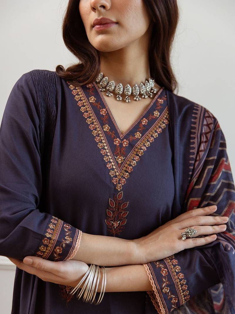 Women Ethnic Motifs Embroidered Regular Thread Work Kurta with Trousers & With Dupatta