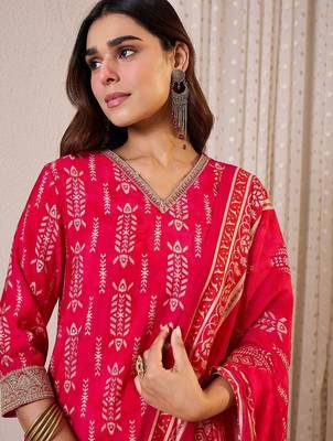 Women Ethnic Motifs Printed Regular Thread Work Chanderi Silk Kurta with Trousers & With Dupatta 3