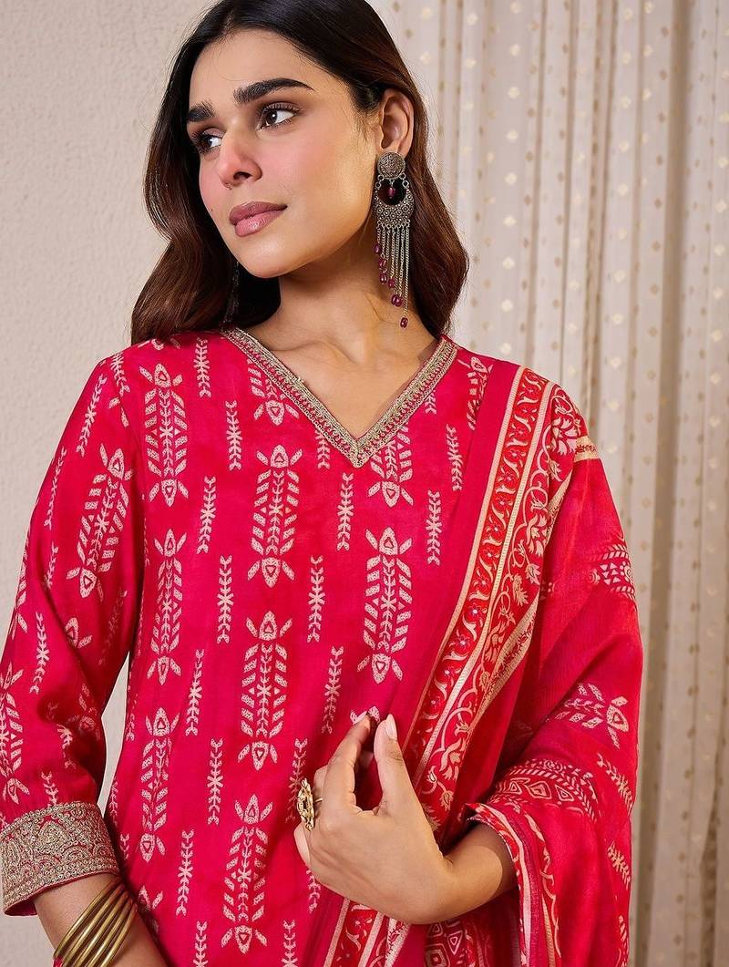 Women Ethnic Motifs Printed Regular Thread Work Chanderi Silk Kurta with Trousers & With Dupatta