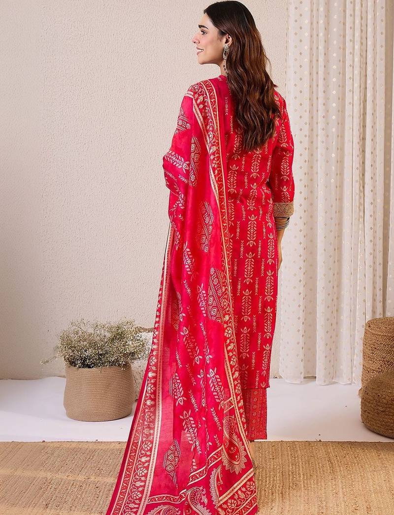 Women Ethnic Motifs Printed Regular Thread Work Chanderi Silk Kurta with Trousers & With Dupatta