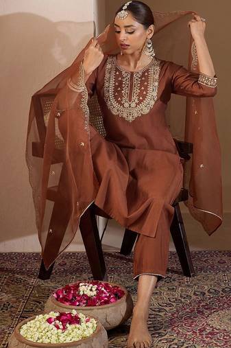 Women Ethnic Motifs Embroidered Regular Liva Kurta with Trousers & With Dupatta