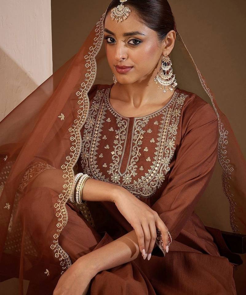 Women Ethnic Motifs Embroidered Regular Liva Kurta with Trousers & With Dupatta