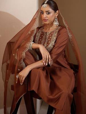 Women Ethnic Motifs Embroidered Regular Liva Kurta with Trousers & With Dupatta 3