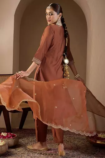 Women Ethnic Motifs Embroidered Regular Liva Kurta with Trousers & With Dupatta