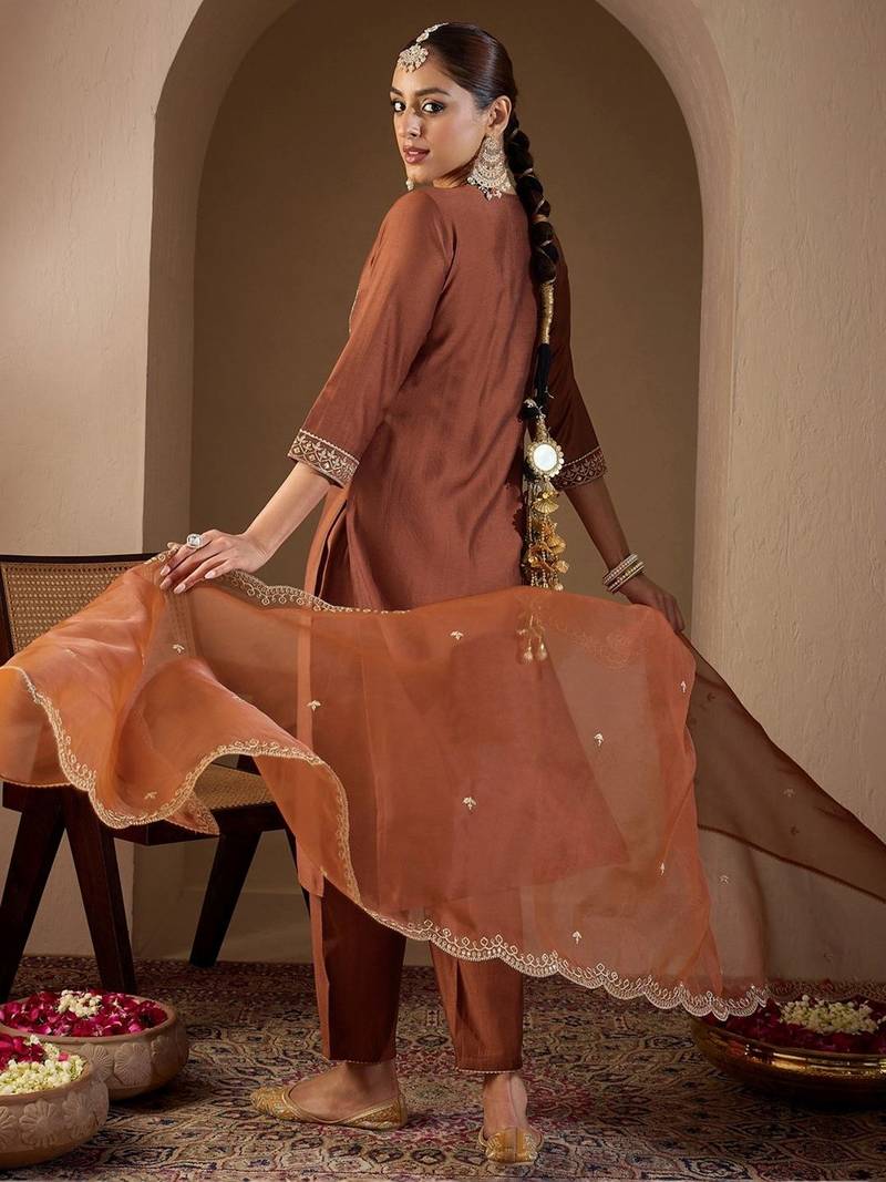 Women Ethnic Motifs Embroidered Regular Liva Kurta with Trousers & With Dupatta