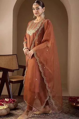 Women Ethnic Motifs Embroidered Regular Liva Kurta with Trousers & With Dupatta